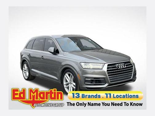 Graphite Gray Metallic 2017 Audi Q7 3.0T Prestige