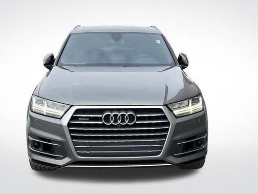Graphite Gray Metallic 2017 Audi Q7 3.0T Prestige