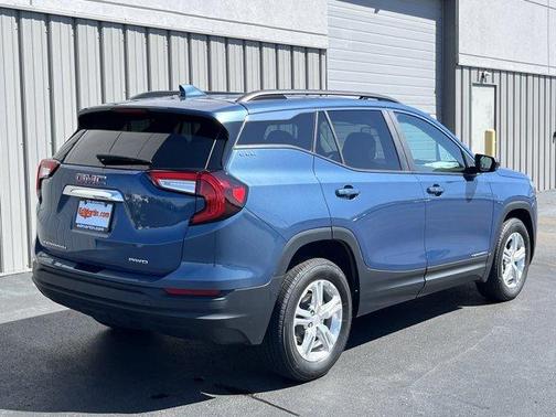 Metallic 2024 GMC Terrain SLE