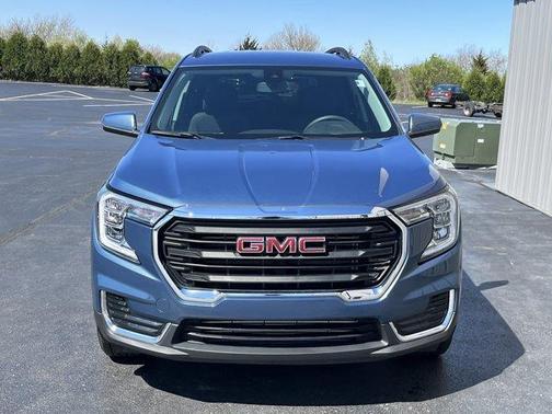 Metallic 2024 GMC Terrain SLE
