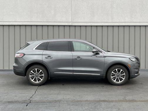 2022 Lincoln Nautilus Standard