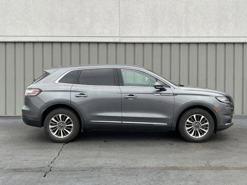 2022 Lincoln Nautilus Standard