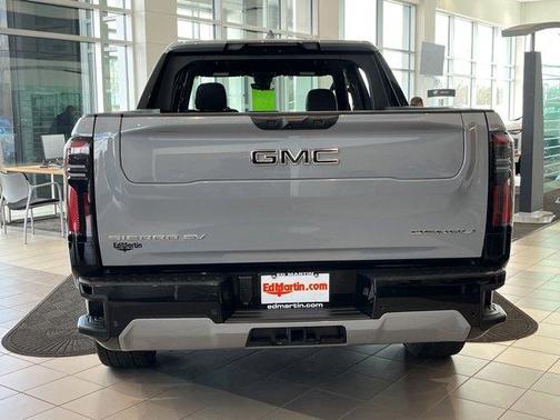 2025 GMC Sierra EV Denali