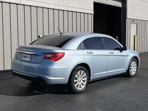 2013 Chrysler 200 Touring