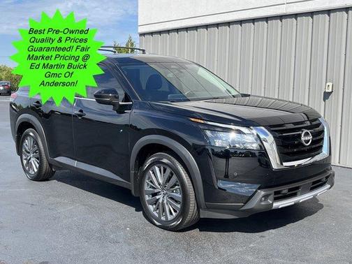 2025 Nissan Pathfinder SL