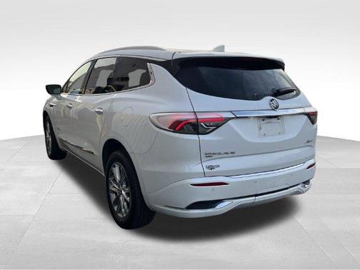 White Frost 2023 Buick Enclave Avenir