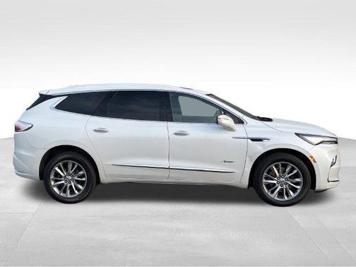 White Frost 2023 Buick Enclave Avenir