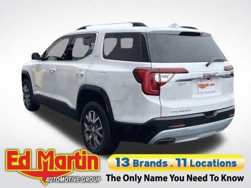 White Frost Tri-Coat 2023 GMC Acadia SLT