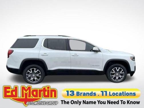 White Frost Tri-Coat 2023 GMC Acadia SLT