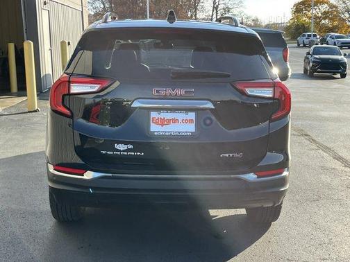 2022 GMC Terrain AT4