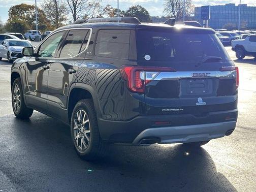2022 GMC Acadia SLT