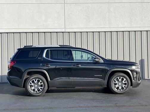 2022 GMC Acadia SLT