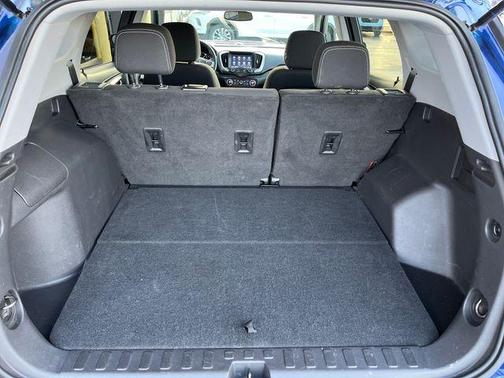 Marine Metallic 2022 GMC Terrain SLE