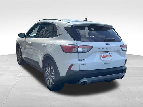 Star White 2022 Ford Escape SEL