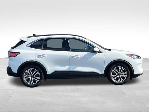 Star White 2022 Ford Escape SEL