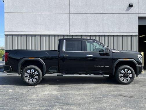 2025 GMC Sierra 3500 Denali