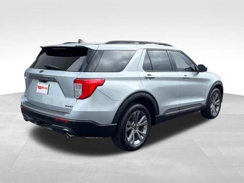 Silver Metallic 2021 Ford Explorer XLT