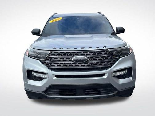 Silver Metallic 2021 Ford Explorer XLT