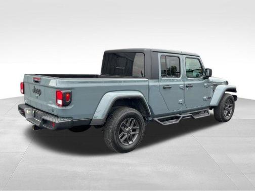 Anvil Clearcoat 2024 Jeep Gladiator Sport