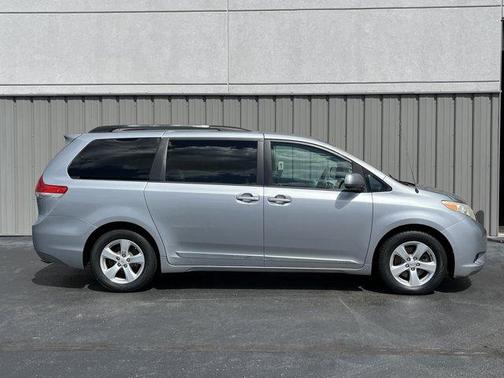 Silver Sky Metallic 2013 Toyota Sienna LE