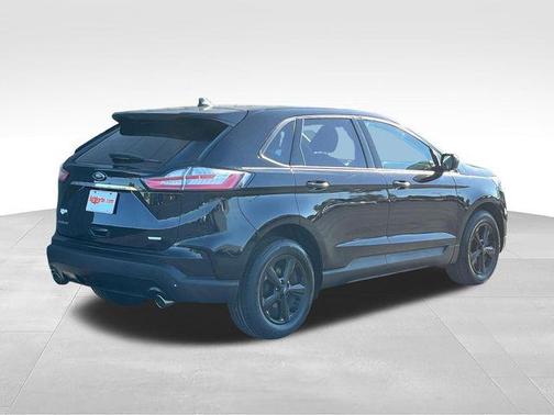 Black Metallic 2020 Ford Edge SE