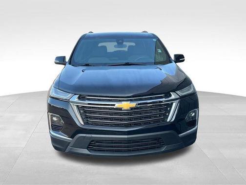 Black Metallic 2023 Chevrolet Traverse LT Cloth