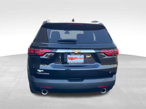 Black Metallic 2023 Chevrolet Traverse LT Cloth