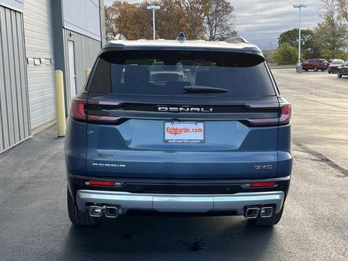 2026 GMC Acadia FWD Denali