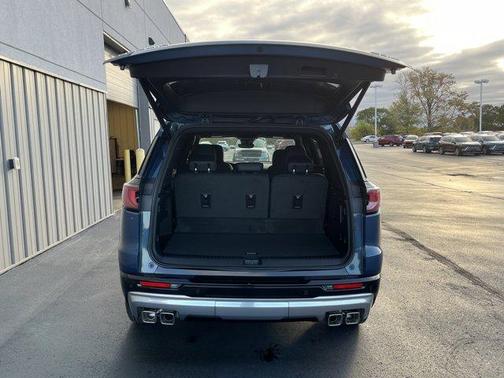 2026 GMC Acadia FWD Denali