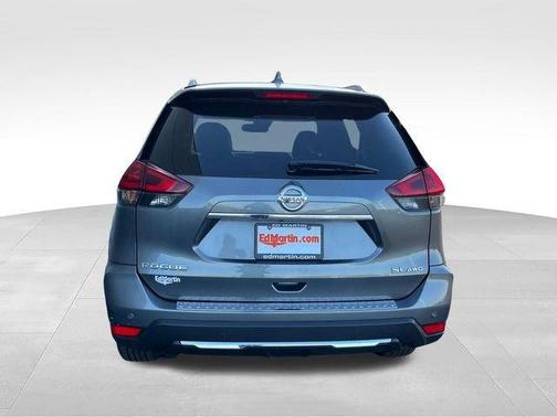 Gun Metallic 2019 Nissan Rogue SL