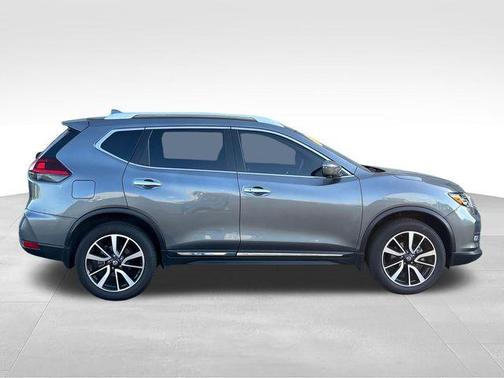 Gun Metallic 2019 Nissan Rogue SL