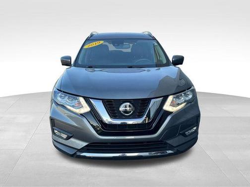 Gun Metallic 2019 Nissan Rogue SL