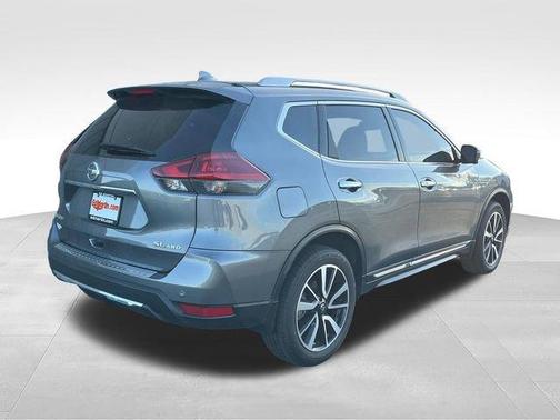 Gun Metallic 2019 Nissan Rogue SL
