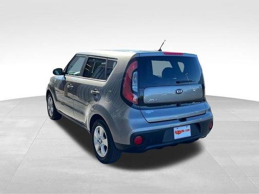 Titanium Gray 2018 Kia Soul Base