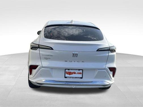 White Frost 2026 Buick Envista Avenir
