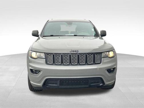 Sting Gray Clearcoat 2021 Jeep Grand Cherokee Laredo X