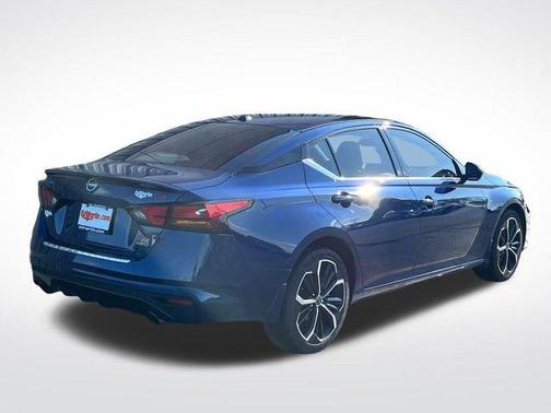 Deep Blue Pearl 2023 Nissan Altima 2.5 SR
