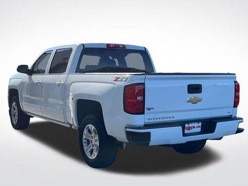 Summit White 2018 Chevrolet Silverado 1500 LT