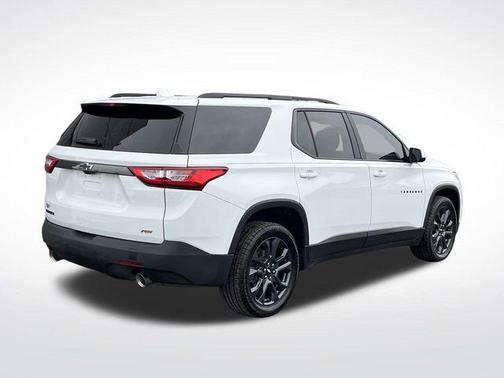 Summit White 2021 Chevrolet Traverse RS