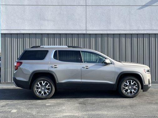 2022 GMC Acadia SLT