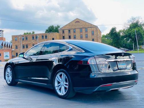 2013 Tesla Model S Sedan 4D