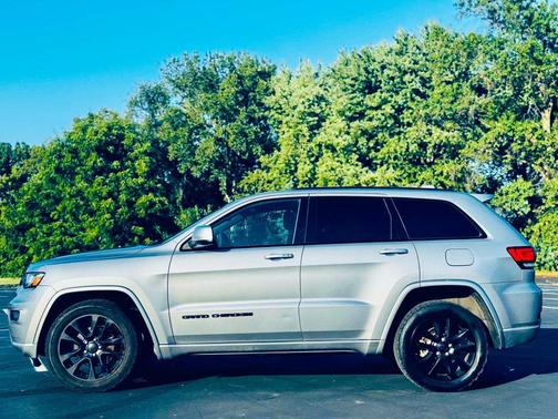2017 Jeep Grand Cherokee Altitude