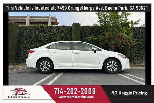 White 2022 Toyota Corolla Hybrid SE