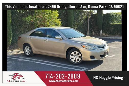 Gold 2010 Toyota Camry XLE