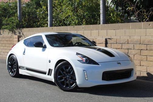 Photo 2 of 74 of 2019 Nissan 370Z Base