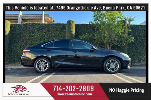 Midnight Black Metallic 2017 Toyota Camry SE