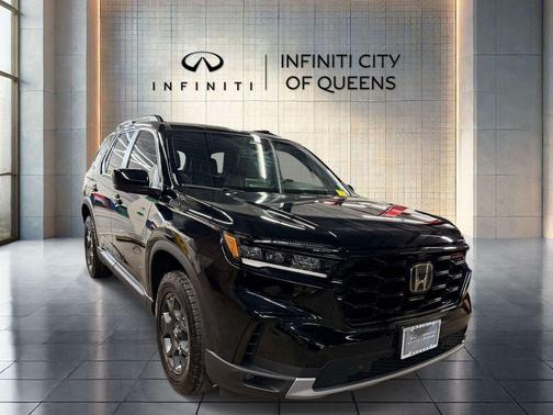 Crystal Black Pearl 2025 Honda Pilot TrailSport