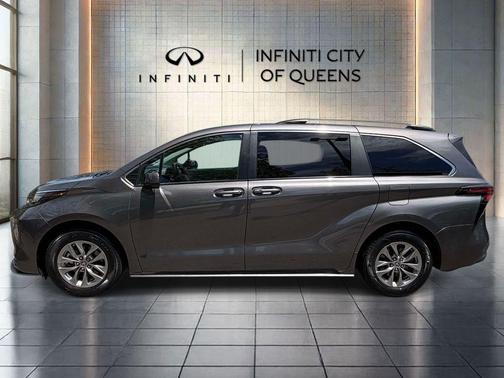Predawn Gray Mica 2022 Toyota Sienna LE