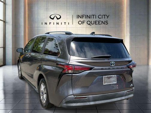 Predawn Gray Mica 2022 Toyota Sienna LE