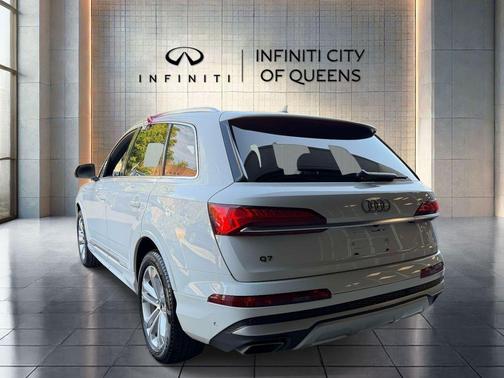 Carrara White 2025 Audi Q7 55 Premium